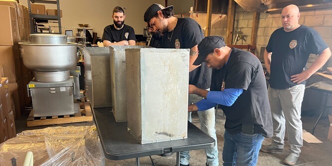 voici l'équipe du dégraisseur